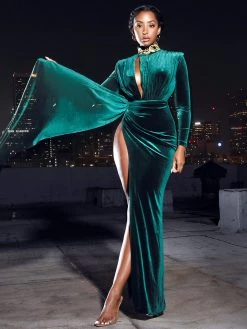 Miss Circle Zenaida Emerald Green Cutout High Slit Velvet Gown