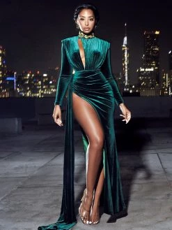 Miss Circle Zenaida Emerald Green Cutout High Slit Velvet Gown